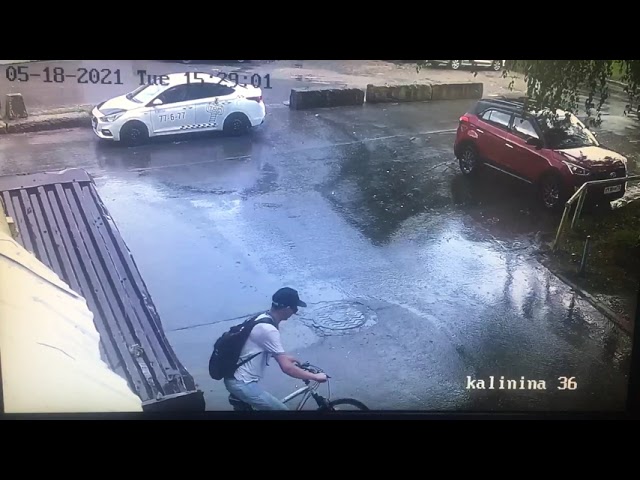 Бөгелмәдә велосипед урлау мизгеле видеога эләккән