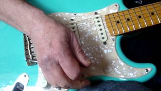 Video thumbnail for Seymour Duncan Antiquity ll Surf 60's Strat Pickups by clamgrower1