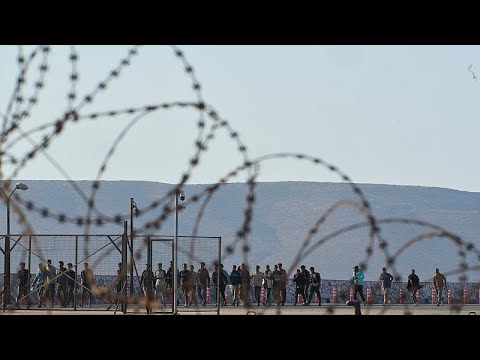 Immer mehr Migranten erreichen Kreta - Hunderte werden aufs griechische Festland gebracht