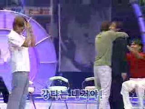 Hyesung kisses Kangta!