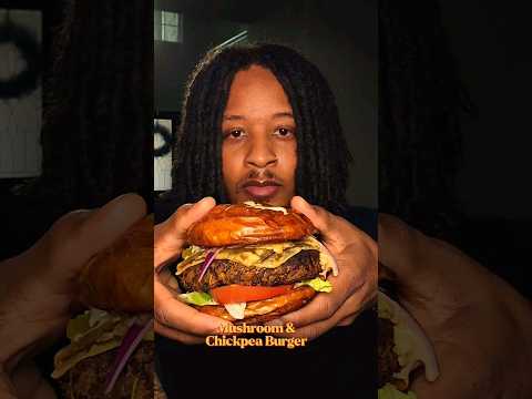 Mushroom Chickpea Burger #youtubeshorts #veganrecipes #cooking #plantbased #food #burgerlovers