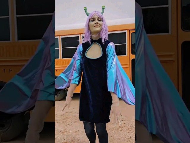 Vídeo relacionado con Pendiente Alienígena, Pendiente Colgantes de Extraterrestres Divertidos, Pendientes de Acrílico Fluorescente, Aretes Colgantes de Alienígena para Carnaval, Halloween, Cosplay (Verde fluorescente)