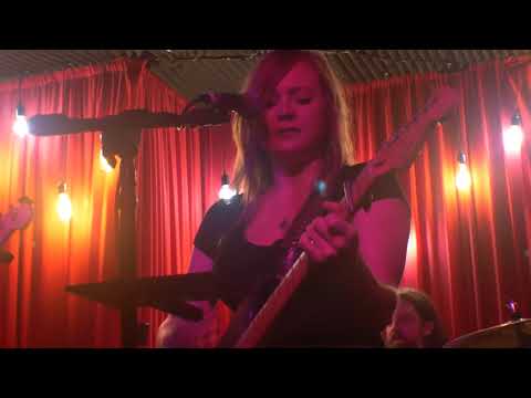 download lagu mp3 mp4 Britt Thomas, download lagu Britt Thomas gratis, unduh video klip Britt Thomas