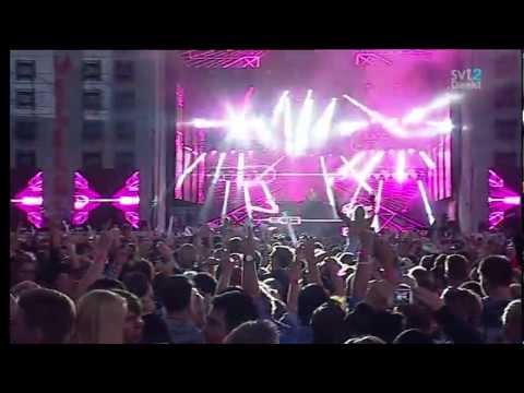 David Guetta playing Afrojack - Can't Stop Me Feat. Shermanology @Summerburst 2012 [HD]