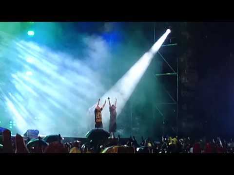 Gordo concreto y afaz natural