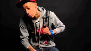 Wiz Khalifa - Chuck (Feat. Chevy Woods &amp; Neako) (Lyrics) HIGH QUALITY 2011
