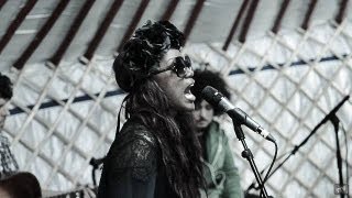 Lulu James - Seven Nation Army - Tenement TV