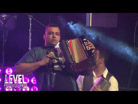 SIN SABER QUE ME ESPERA -Martin Elias- "Duelo de Titanes"