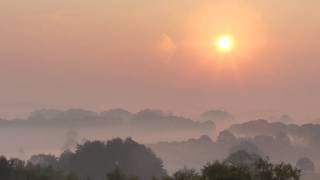 preview picture of video 'Sonnenaufgang am Lönsberg Grafschaft im Nebel'