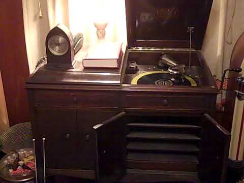 HENRY HALSTEAD - BULL FROG SERENADE - ROARING 20'S VICTROLA 215