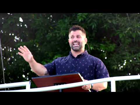 2 Samuel 16:1-14 / Dealing With Crooks and Critics