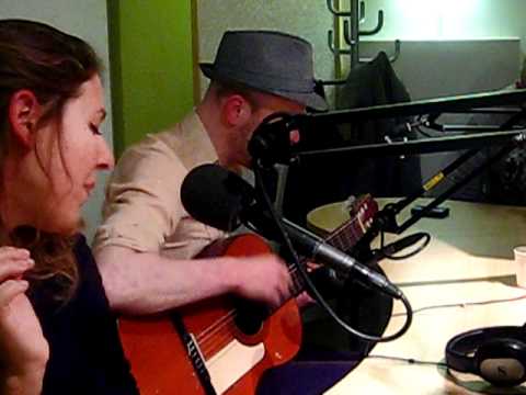 The Spinshots - Never So Right (live @ Radio Mortale 14-11-2011)