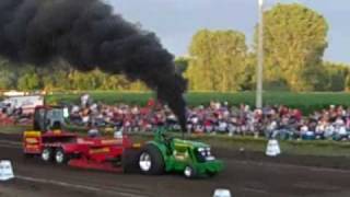 preview picture of video 'Outlaw Truck & Tractor Pull Hinton, Ia 2009'