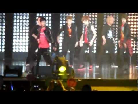 [7/14] 110610 SMTOWN Paris - SHINee - Ring Ding Dong