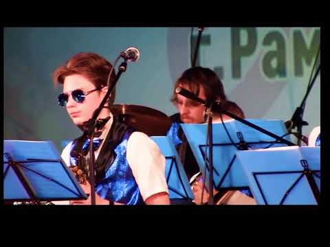 TROMBONE SOLO  "Honeysuckle rose"