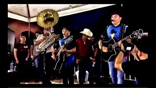 Los Plebes Del Rancho Cantandole A Ariel Camacho En Su Cumpleaños