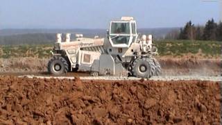preview picture of video 'CAT D6R XL, 350 LME,  Mercedes, MAN,... / A 71 Hollstadt, Germany, 15.04.2004.'