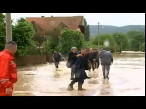 ALARMANTNO STANJE U SRBIJI: BARIČ KOD OBRENOVCA EVAKUISAN, VEČERAS SE OČEKUJE PLAVNI VAL