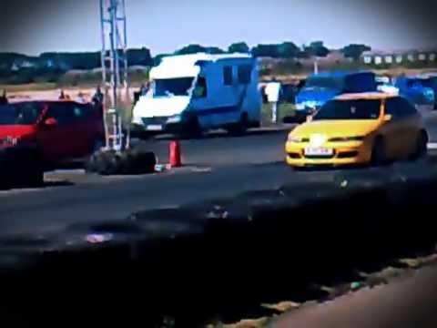 Ford Focus ST vs Seat Leon Cupra R drag race 2