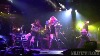 Gypsy Heart Tour � Brisbane - Can't Be Tamed Performance - 21/06/11