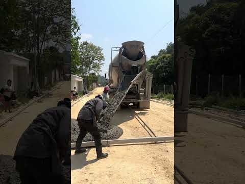Inicio de pavimento proyecto mejoramiento calle el PUMPAL aldea Los Angeles Santa Ana Peten