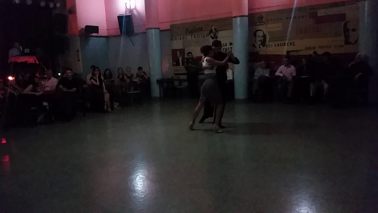 Video thumbnail for Bruno Tombari y Rocio Lequio en Santa Carmencita Milonga - Recuerdo