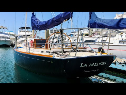 Alerion Express 33 "La Medusa"- Sold!