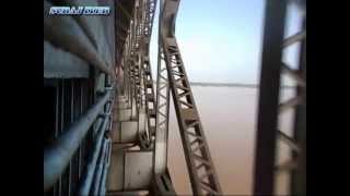 preview picture of video 'KING OF SER COROMANDEL EXPRESS ONBOARD : CROSSING THE GREAT GODAVARI BRIDGE'