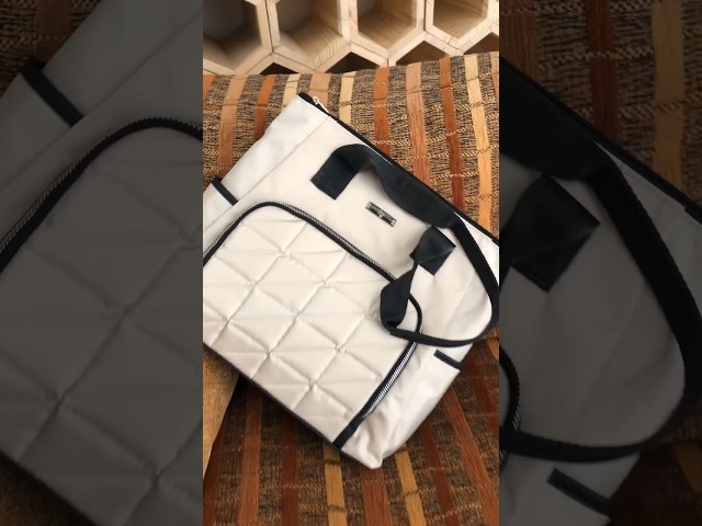 Vídeo relacionado con KALIDI Bolso de mano para mujer grande, bolso shopper para mujer, de cuero PU, bolso tote, bolsos de asa impermeables con cremallera para trabajo, viajes, compras, escuela, granate