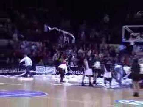 00 15-01-08 BCO-Nymburk - De ongelooflijke sfeer tijdens de