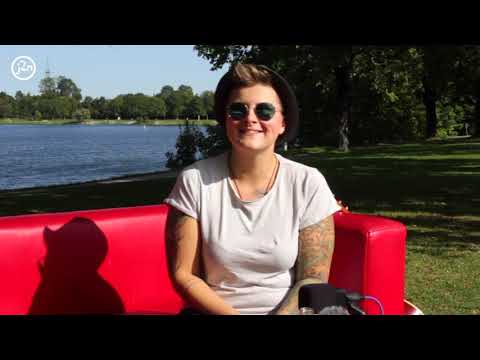 RED COUCH TOUR 2020 - ROMANA SCHMAT - INTERVIEW + LIVE PERFORMANCE mit zwei neuen Songs