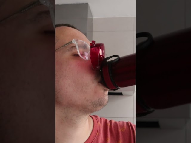 Vídeo relacionado con Botella de agua de Acero Inoxidable Personalizada equipo de Fútbol Barcelona. Botella termo personalizada deportiva. 500 ml Regalo Original para Aficionados del Futbol. (Osasuna)