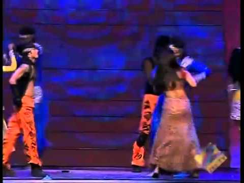 Vidya Balan Huge Cleavage