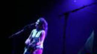 KT Tunstall: Gone to the Dogs (Live)