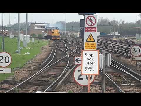 Colas Rail 37099 'Merl Evans' & 39116 arrives into Tonbridge 15/4/18