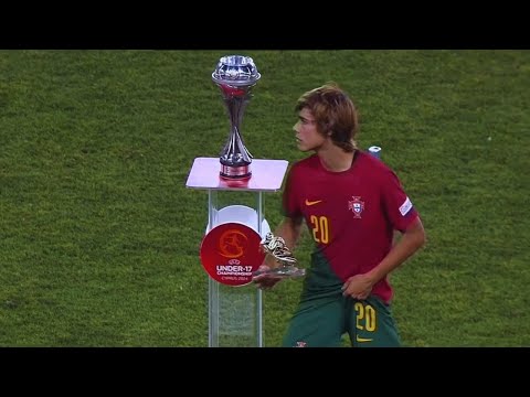 Rodrigo Mora (Portugal) is the top goal scorer of the U17 European Championships