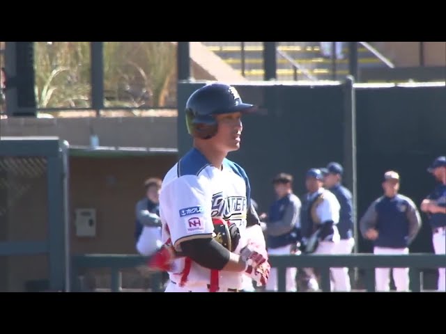 【ファイターズ春季キャンプ】ファイターズ・王柏融がフェンス直撃のヒット!! 2019/2/12