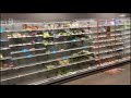 Lege schappen op de zaterdagochtend bij Albert Heijn Eudokiaplein in Rotterdam-Noord
