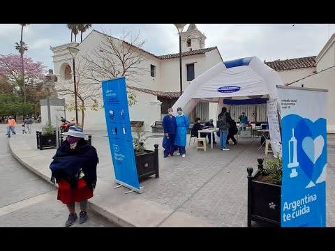 Más de 1200 dosis contra COVID-19 se aplicaron en el vacunatorio móvil de la Plazoleta IV Siglos
