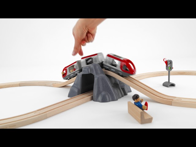 Video Teaser für BRIO World - 33773 Railway Starter Set