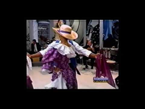 ZAMACUECA baile y canto con SANDRA DUEÑAS Peru