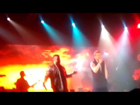 Ahogado en tu tristeza- Madison ft alexander acha en vivo