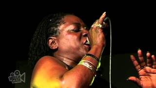 Sharon Jones & The Dap-Kings - Be Easy (Live in Sydney) | Moshcam