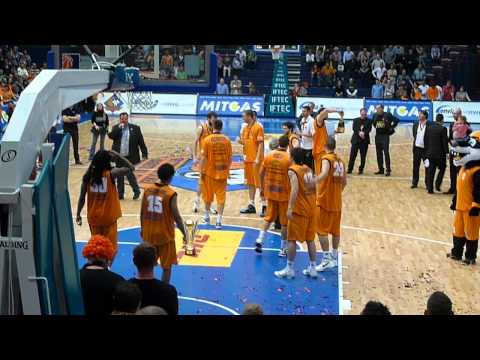 Sascha Leutloff und der MBC als Meister der Pro A 2012