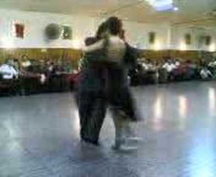  Giovanna Di Vincenzo  and  Aoniken Quiroga  are  dancing  to  the  tango  "  Pensalo Bien  "