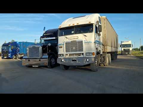 Freightliner  FLD Classic and Freightliner FLB CABOVER!