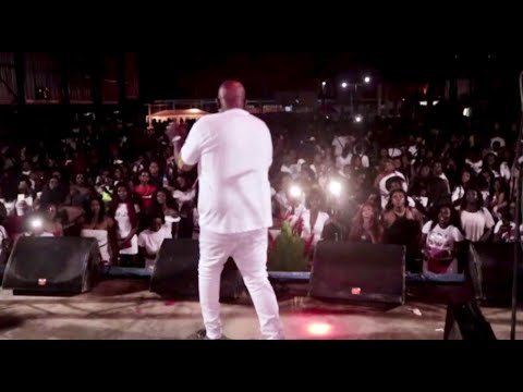 Young Cosje - 35 jaar Young Cosje (Suriname) witte Lotus Live