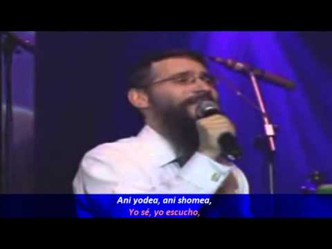 Mishehu holech tamid iti -Alguien siempre camina conmigo por Avraham Fried