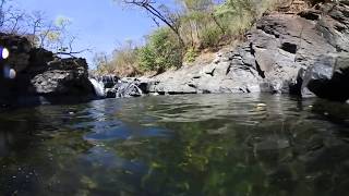 preview picture of video 'Mergulho na Cachoeira Morada do Sol em 360 graus - Chapada dos Veadeiros'