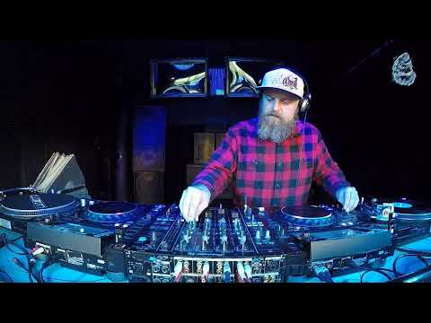 The Blue Oyster: Matt Dee / 22.05 / 18 - 19